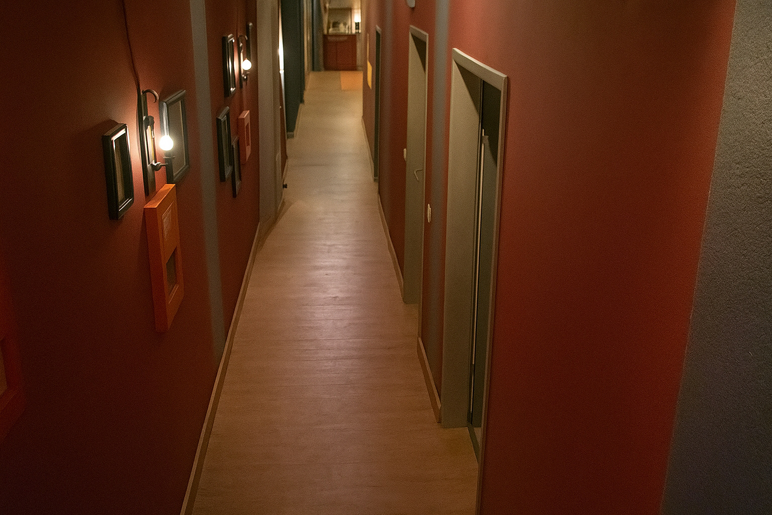 Big Brother 5 Haus Staffel 5 Deutschland 2004 - Reich - Flur